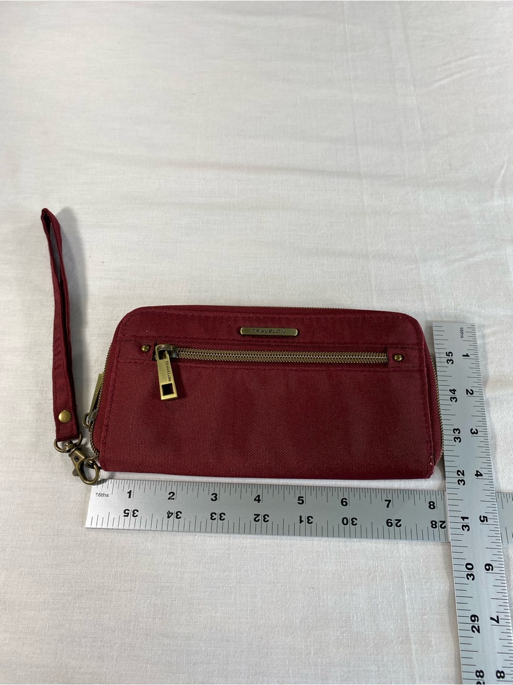 Travelon RFID-blocking zip-around wristlet wallet